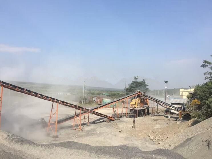 High Efficiency Hammer Crusher / Hammer Mill Crusher Machine Price with Large Capacity